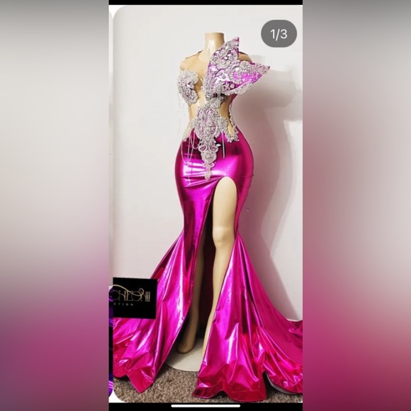 Long mermaid w/ a split dress - Picture 1 of 5